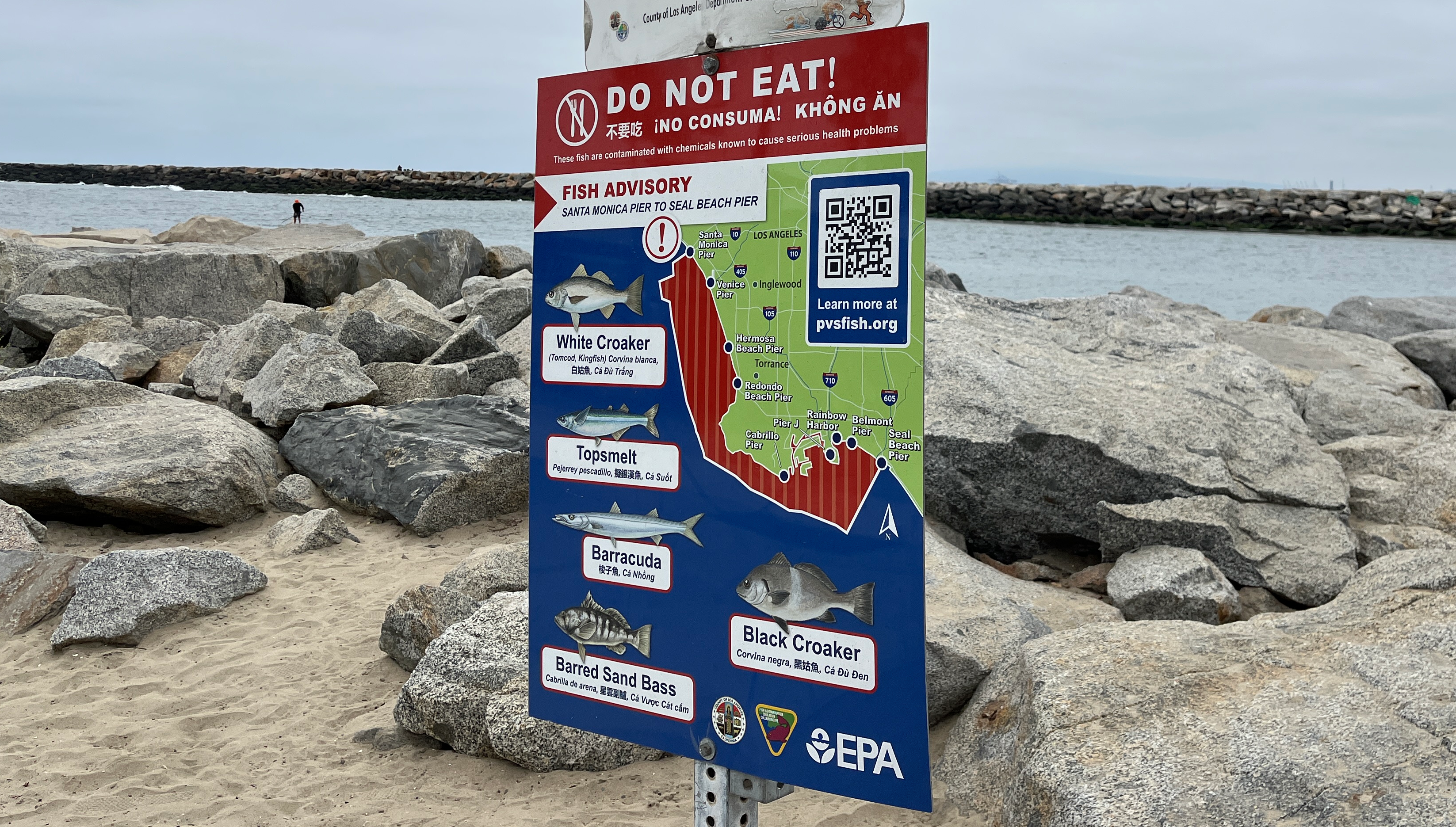 Cautionary sign on the coast